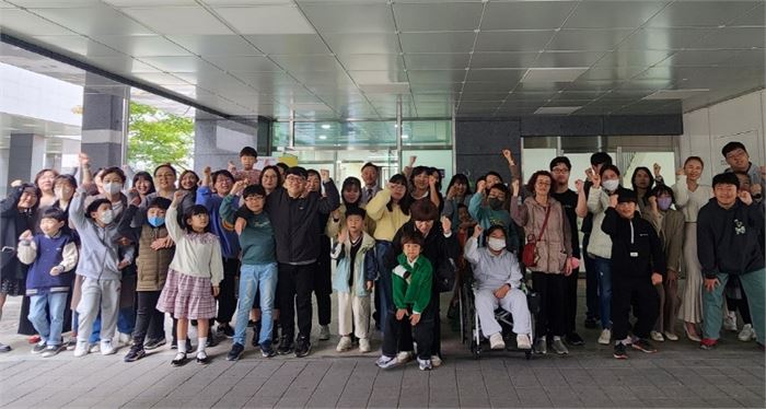 화성시장애아동재활센터, 미술전시회 '따로 또 같이' 성료