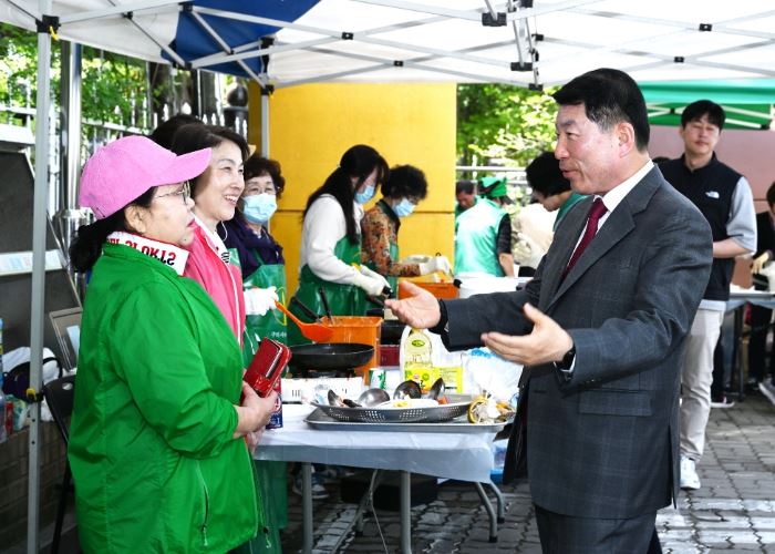 구리시 교문2동 새마을회, ‘사랑의 봄 바자회’행사 개최