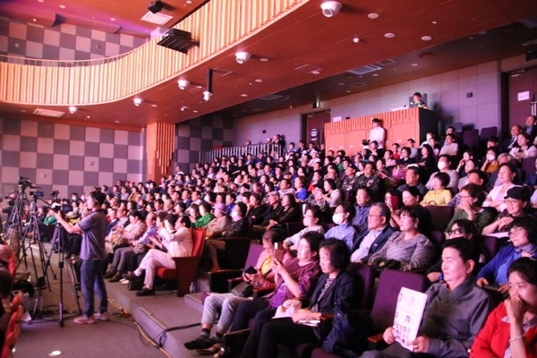 ‘명창 안소라 효(孝) 힐링콘서트’ 관객