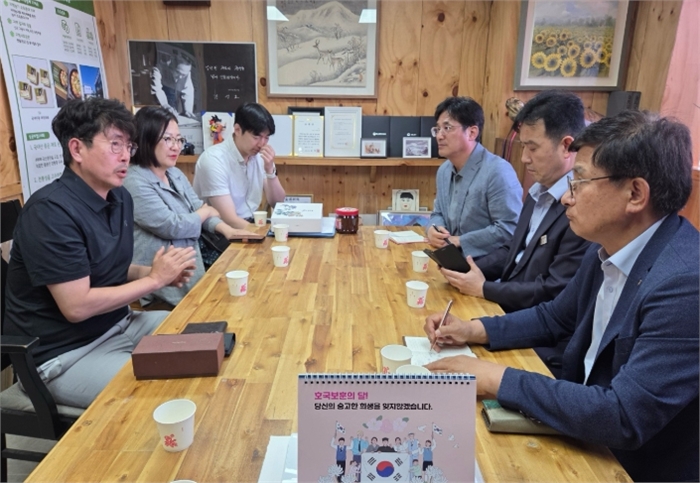 김포시농업기술센터(소장 두정호)가 지난 11일 김포고촌농협 본점(신곡리)에서 콩 업무 발전 협의회를 개최했다.