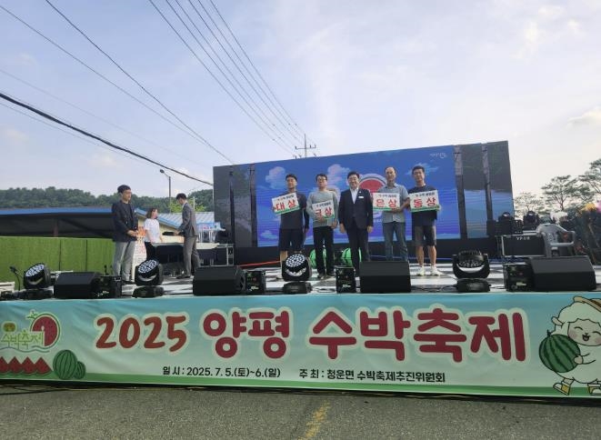 왼쪽부터 대상(전경섭), 금상(김인선), 은상(박교선), 동상(서명원) 수상자