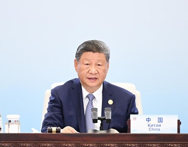 1일 오전 톈진(天津) 메이장(梅江)국제컨벤션센터에서 '상하이협력기구(SCO) 회원국 정상이사회 제25차 회의'를 주재한 시진핑(習近平) 중국 국가주석은 '초심과 사명을 마음에 새기고 더 나은 미래를 개척하자'는 제목의 중요 연설을 발표했다. (사진/신화통신)