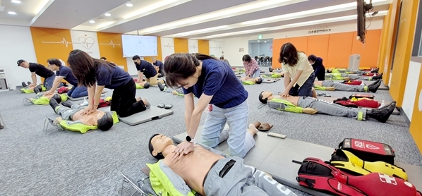 16일, 아시아드주경기장 전 직원은 재난 대응능력 향상을 위해 국민안전체험관에서 안전교육을 진행했다.