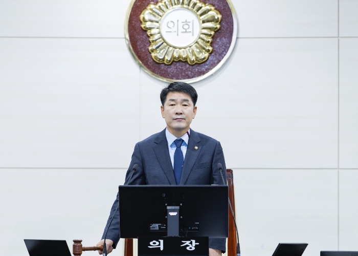 배정수의장 개회사 모습