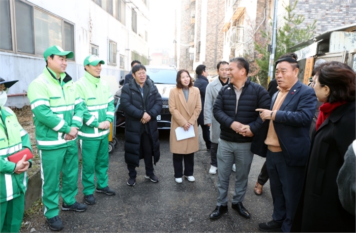 세류3동 환경관리원 쉼터 입주식 참석